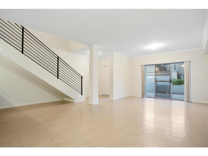 8/71 Baler Court, Hammond Park WA 6164
