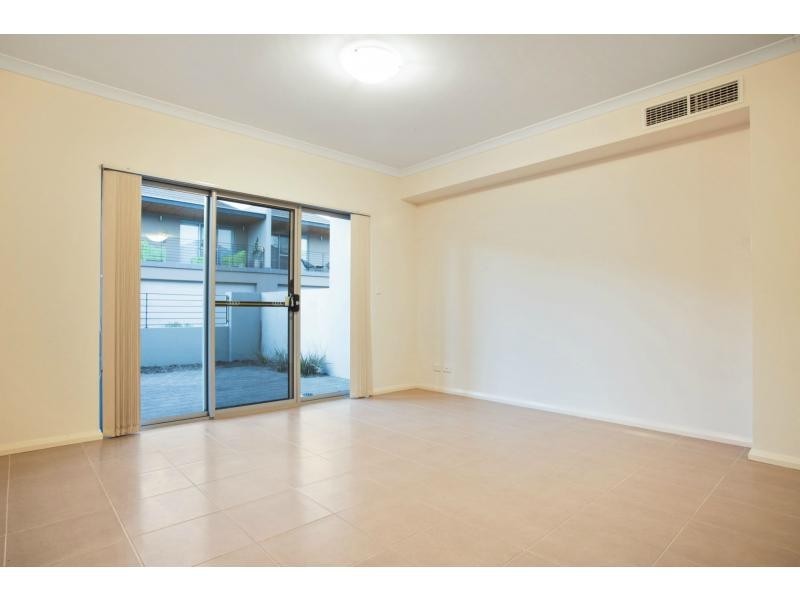 8/71 Baler Court, Hammond Park WA 6164