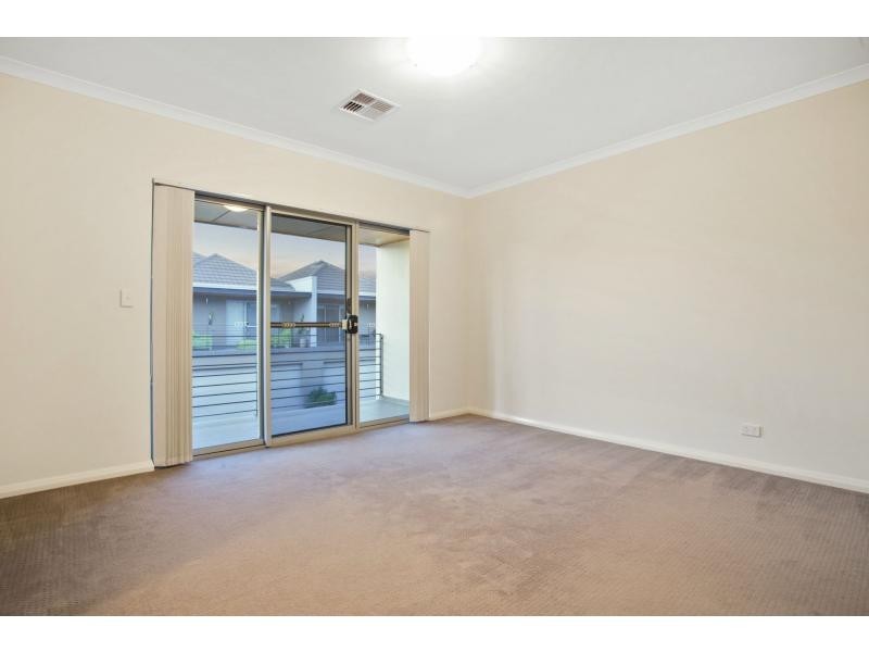 8/71 Baler Court, Hammond Park WA 6164
