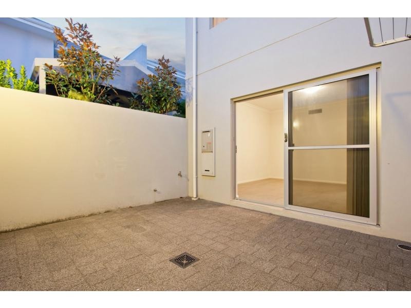 8/71 Baler Court, Hammond Park WA 6164