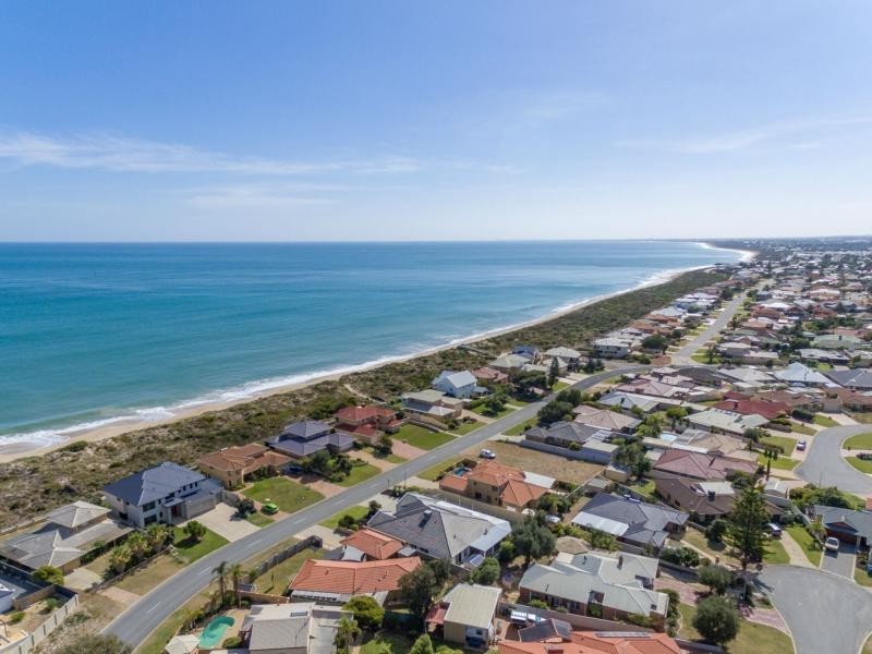 21 Watersun Drive, Silver Sands WA 6210