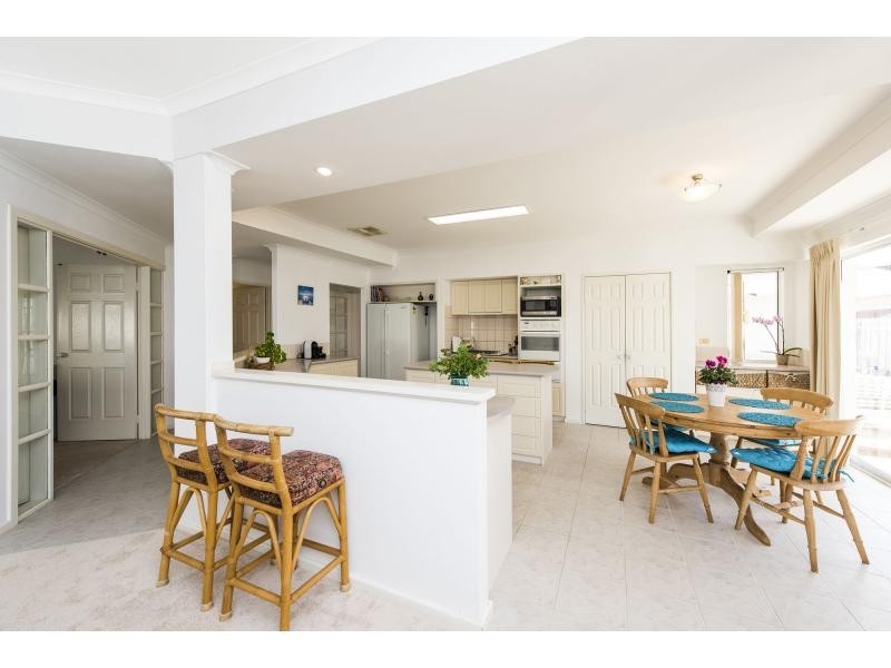 21 Watersun Drive, Silver Sands WA 6210