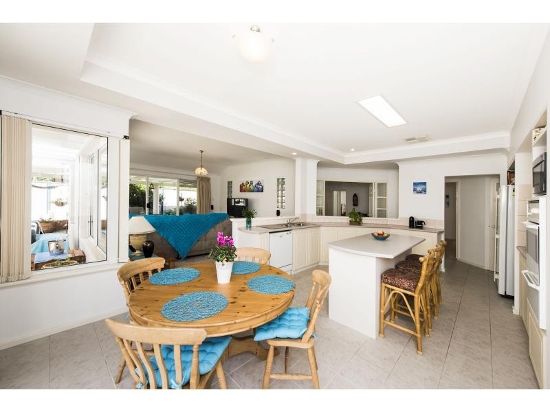 21 Watersun Drive, Silver Sands WA 6210