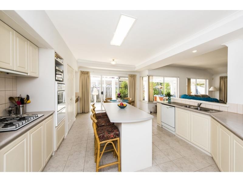 21 Watersun Drive, Silver Sands WA 6210