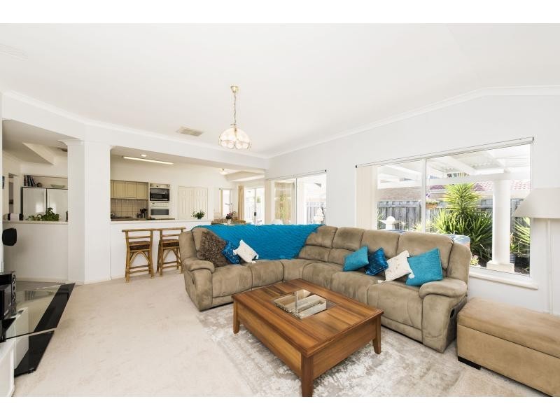 21 Watersun Drive, Silver Sands WA 6210