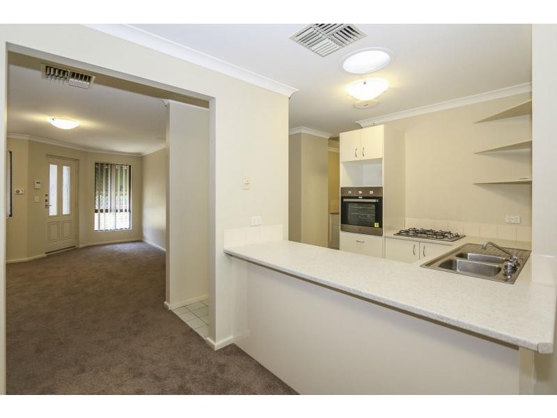 10/2 Keals Close, Bentley WA 6102
