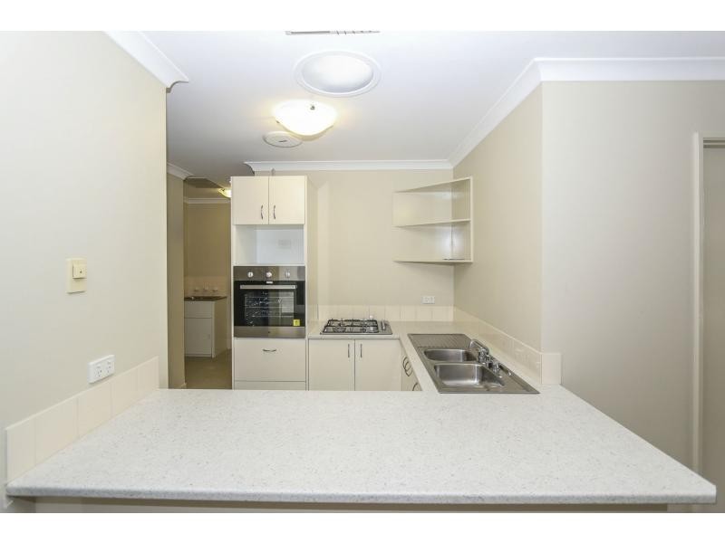 10/2 Keals Close, Bentley WA 6102