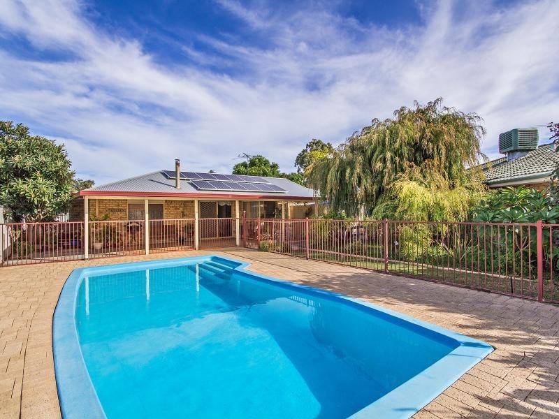 12 Baker Court, Waikiki WA 6169