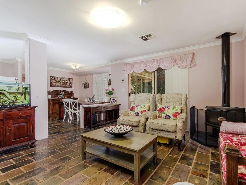 12 Baker Court, Waikiki WA 6169