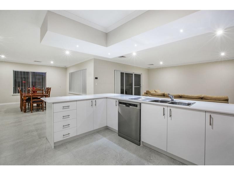 6 Djarryl Close, Falcon WA 6210