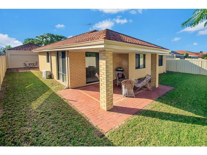 63 Kippilaw Loop, Carramar WA 6031