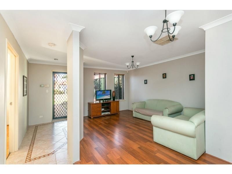 7B Glasshouse Close, Bibra Lake WA 6163