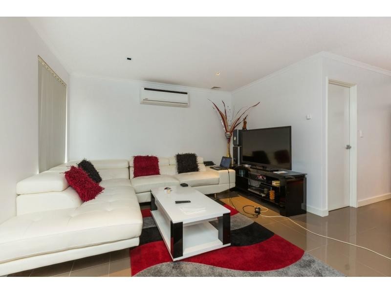 15d Friar Road, Armadale WA 6112