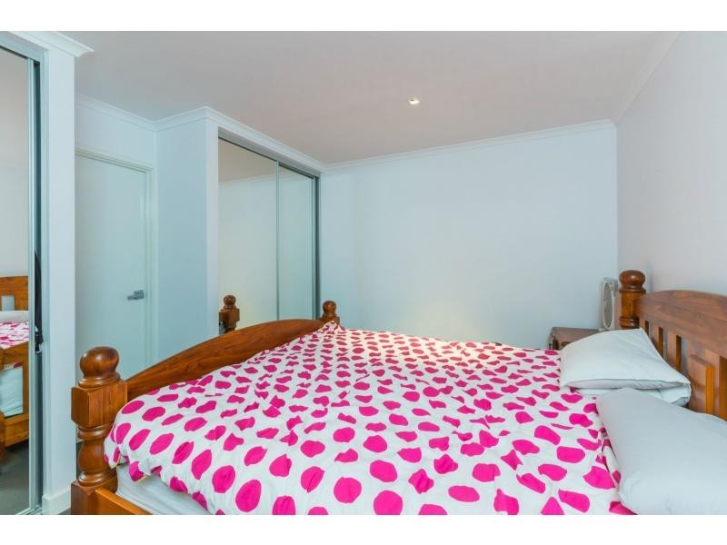 15d Friar Road, Armadale WA 6112