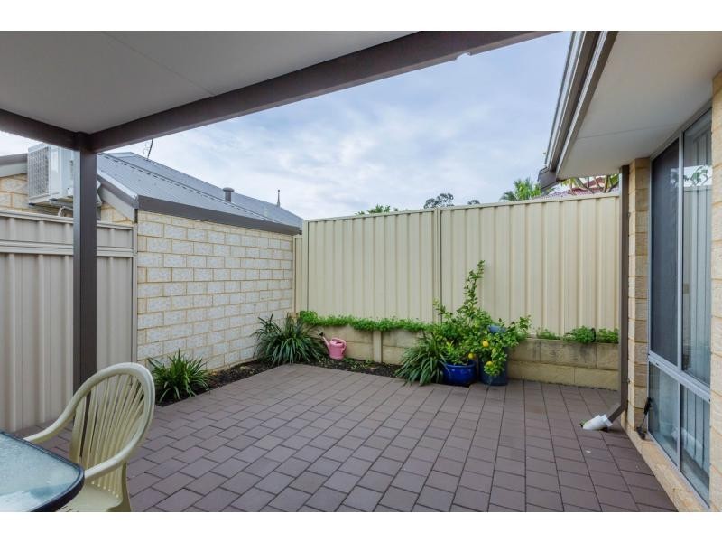 15d Friar Road, Armadale WA 6112