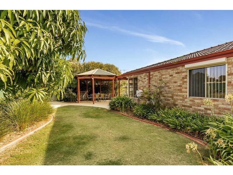 8 Southern Terrace, Connolly WA 6027