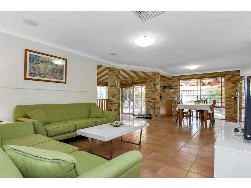 8 Southern Terrace, Connolly WA 6027