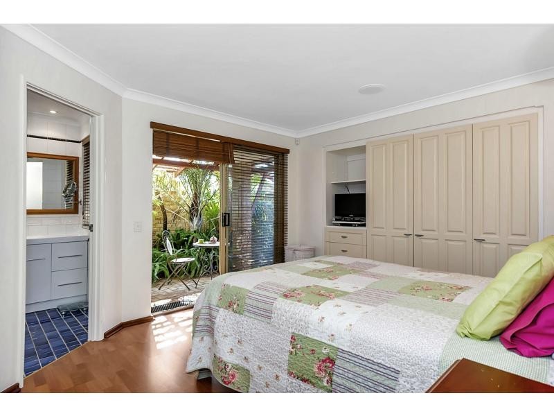 8 Southern Terrace, Connolly WA 6027