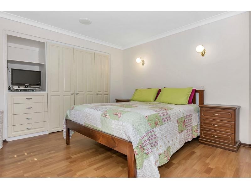 8 Southern Terrace, Connolly WA 6027