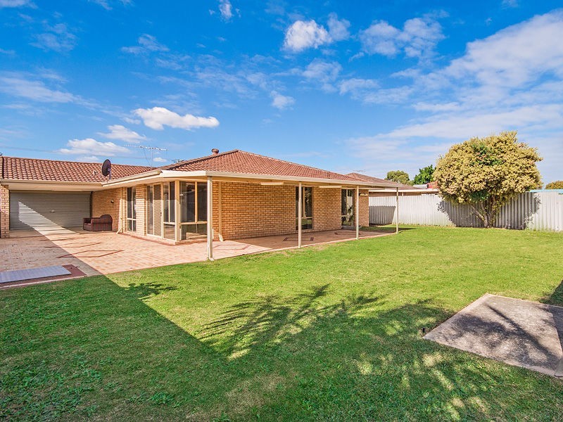 9 Quindalup Court, Hillman WA 6168