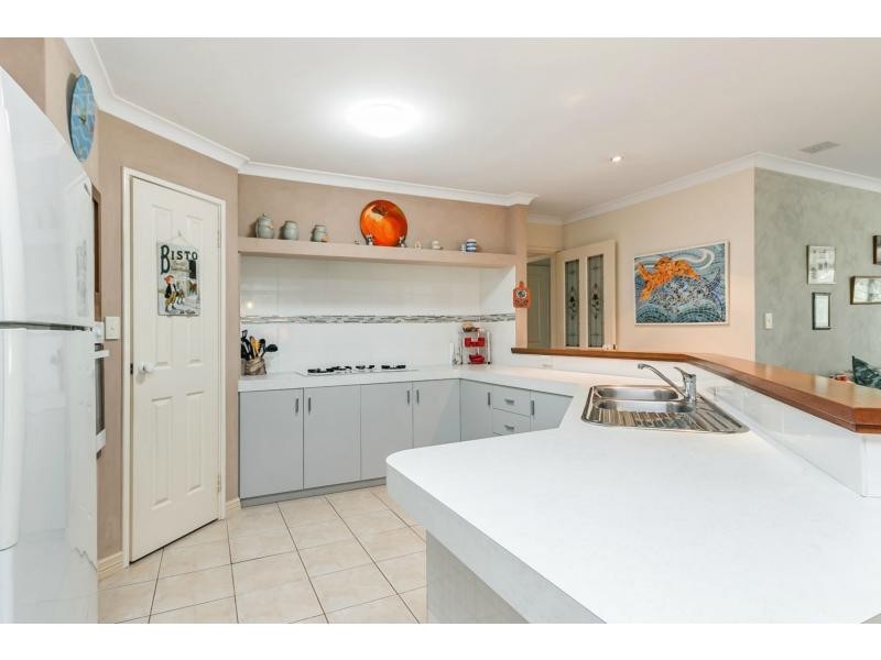 2 Greenpark Rise, Bibra Lake WA 6163