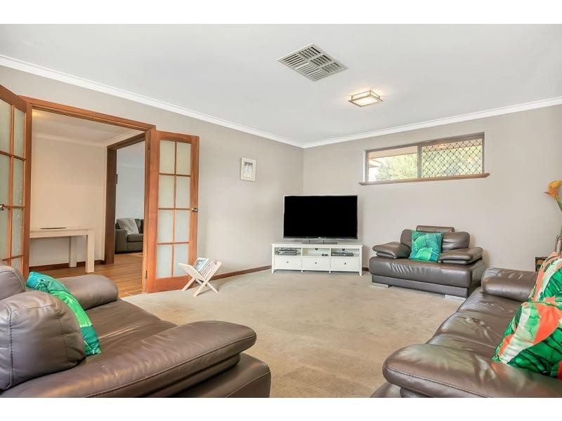 22 Dallas Crescent, Wanneroo WA 6065