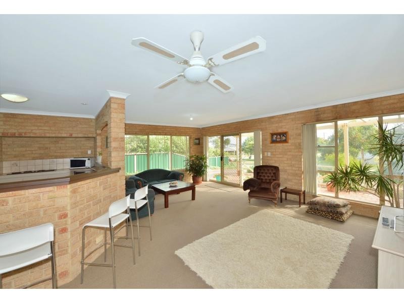 5 Sussex Place, Halls Head WA 6210