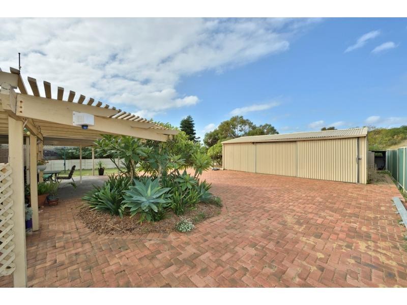 5 Sussex Place, Halls Head WA 6210