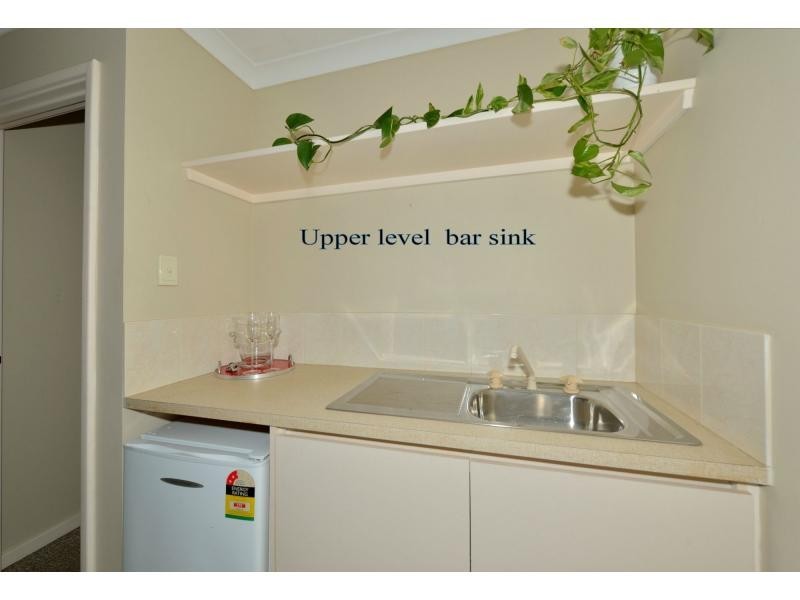 5 Sussex Place, Halls Head WA 6210