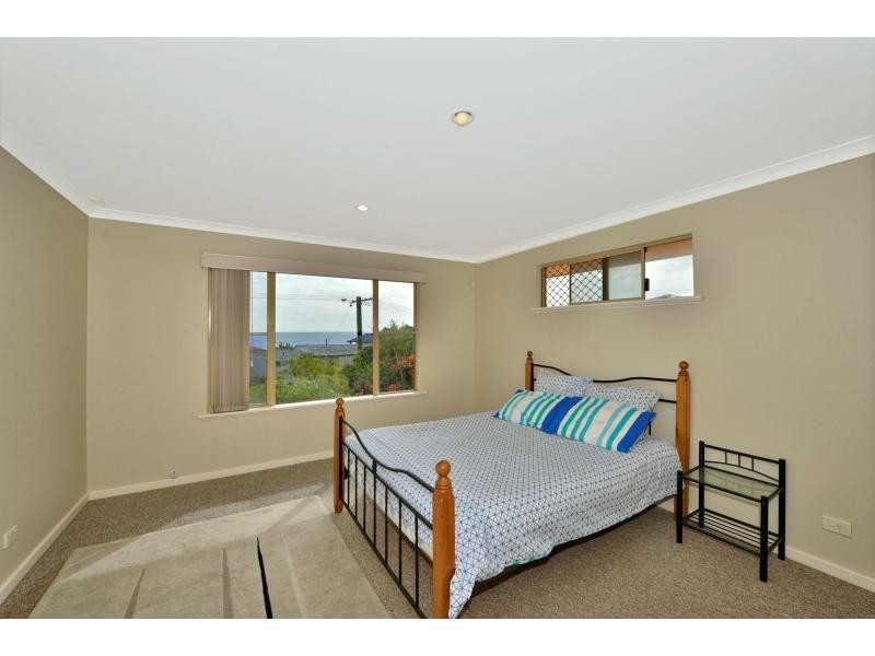 5 Sussex Place, Halls Head WA 6210