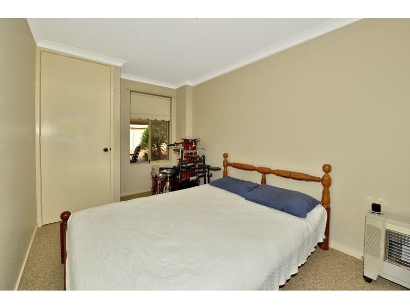 5 Sussex Place, Halls Head WA 6210