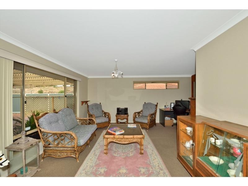 5 Sussex Place, Halls Head WA 6210