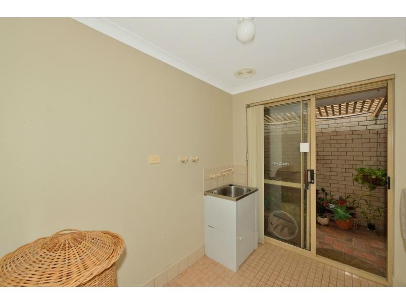 5 Sussex Place, Halls Head WA 6210