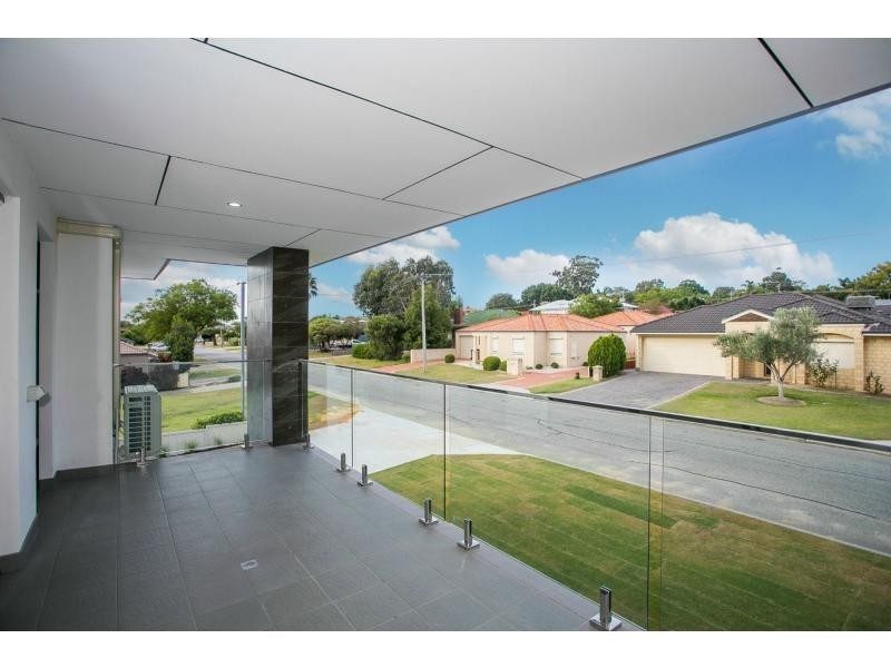 1-6/19 Ilumba Way, Nollamara WA 6061