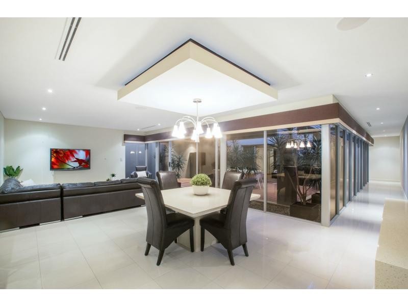 24 Splendens Turn, Halls Head WA 6210