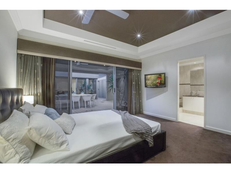 24 Splendens Turn, Halls Head WA 6210