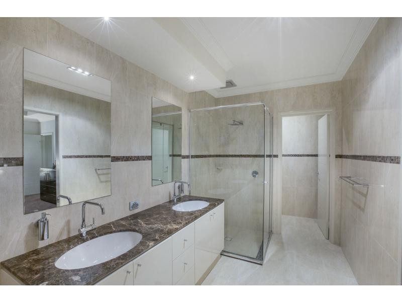 24 Splendens Turn, Halls Head WA 6210