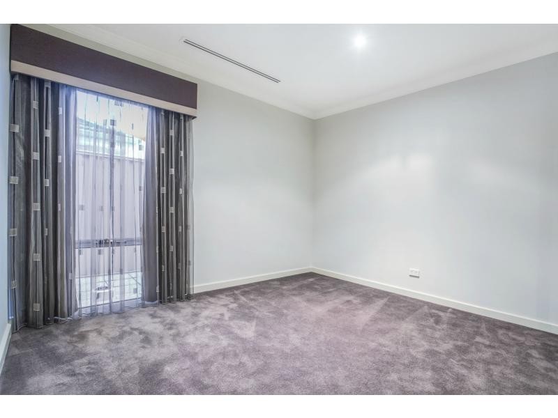24 Splendens Turn, Halls Head WA 6210