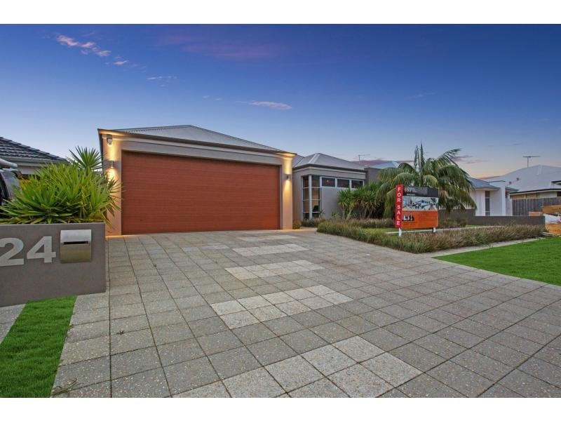 24 Splendens Turn, Halls Head WA 6210