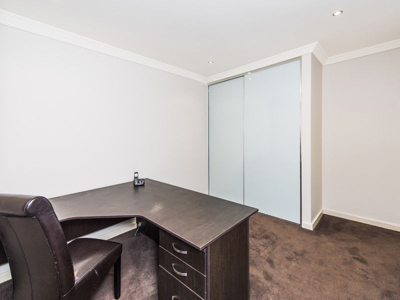 24 Splendens Turn, Halls Head WA 6210