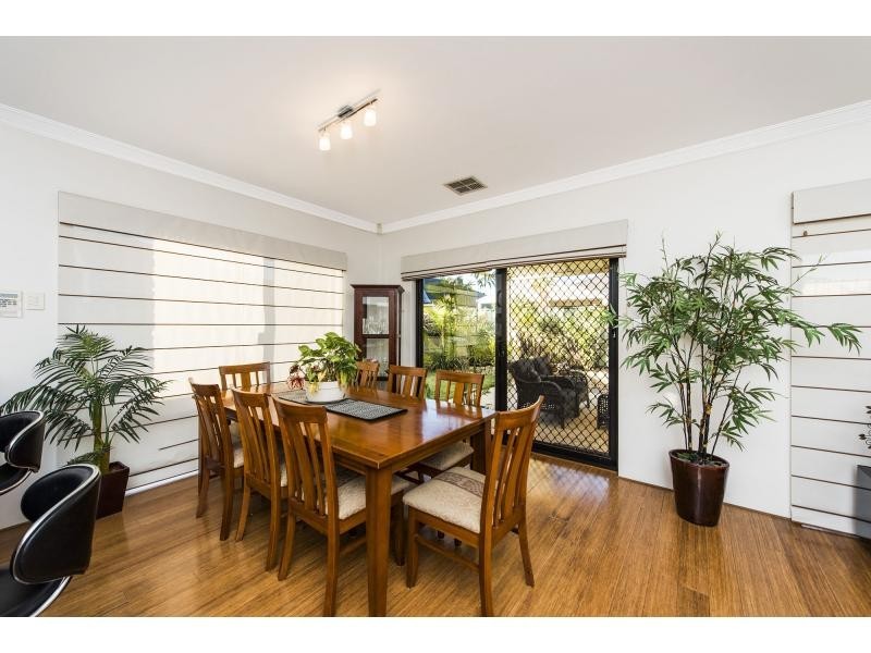 10 Tangier Parkway, Port Kennedy WA 6172