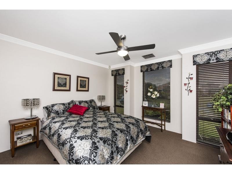 10 Tangier Parkway, Port Kennedy WA 6172