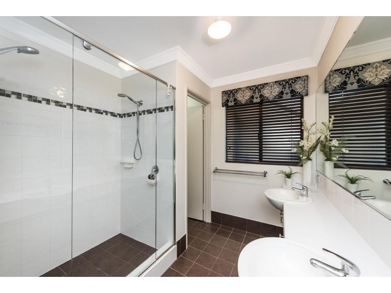 10 Tangier Parkway, Port Kennedy WA 6172