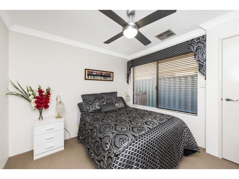 10 Tangier Parkway, Port Kennedy WA 6172