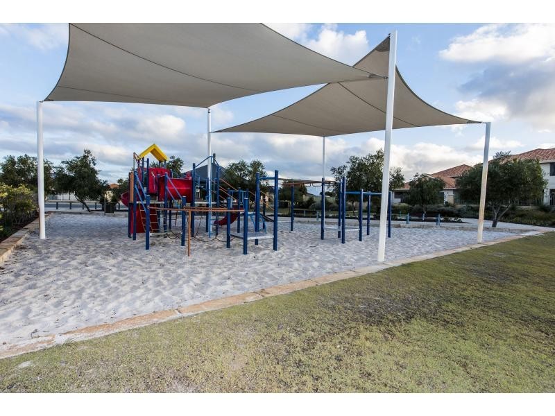 10 Tangier Parkway, Port Kennedy WA 6172