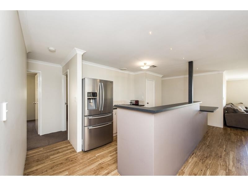 11 Arlette Pass, Lakelands WA 6180