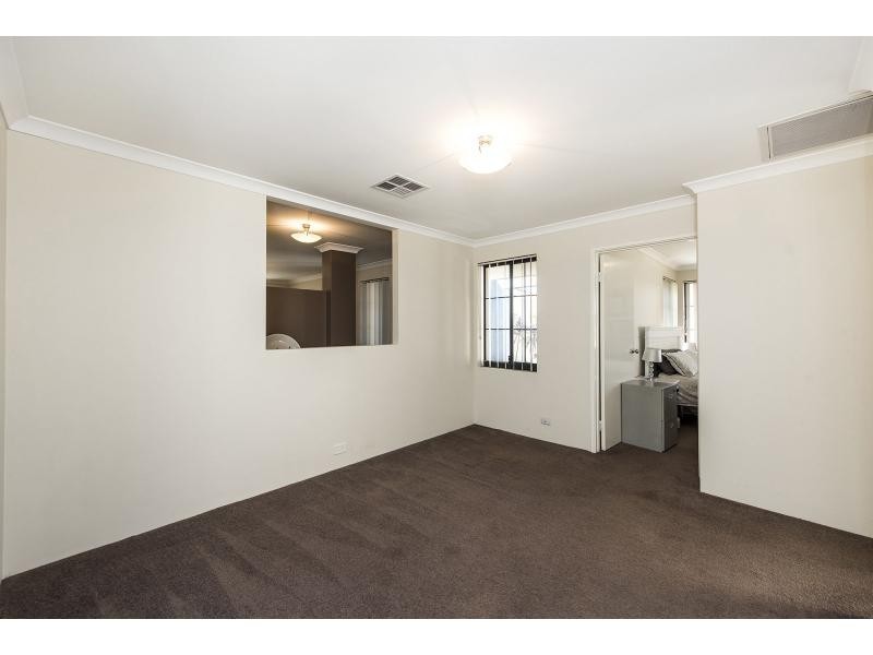 11 Arlette Pass, Lakelands WA 6180