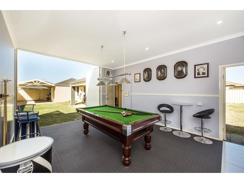 11 Arlette Pass, Lakelands WA 6180