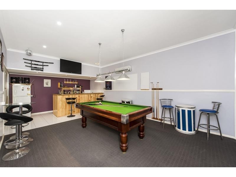 11 Arlette Pass, Lakelands WA 6180