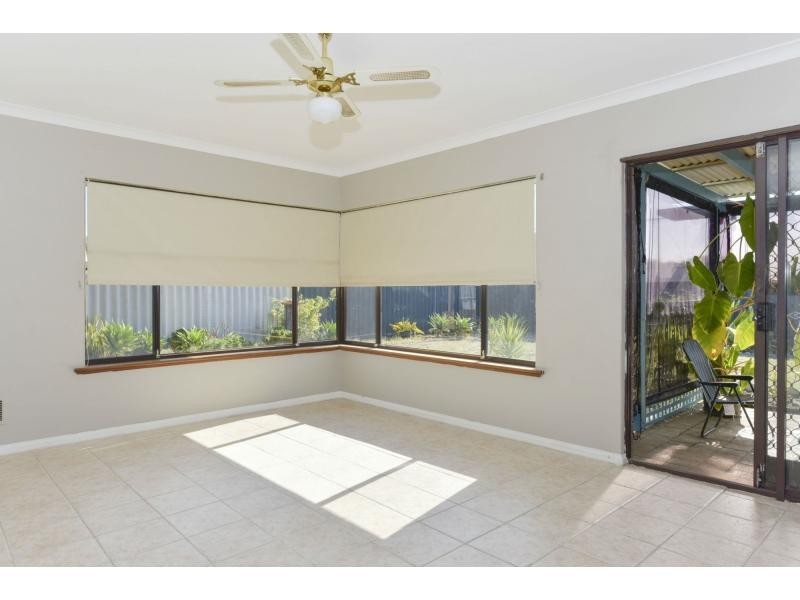 15 Conway Loop, Waikiki WA 6169